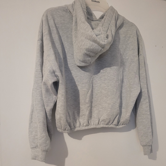 Tops - Picture 2 of 4